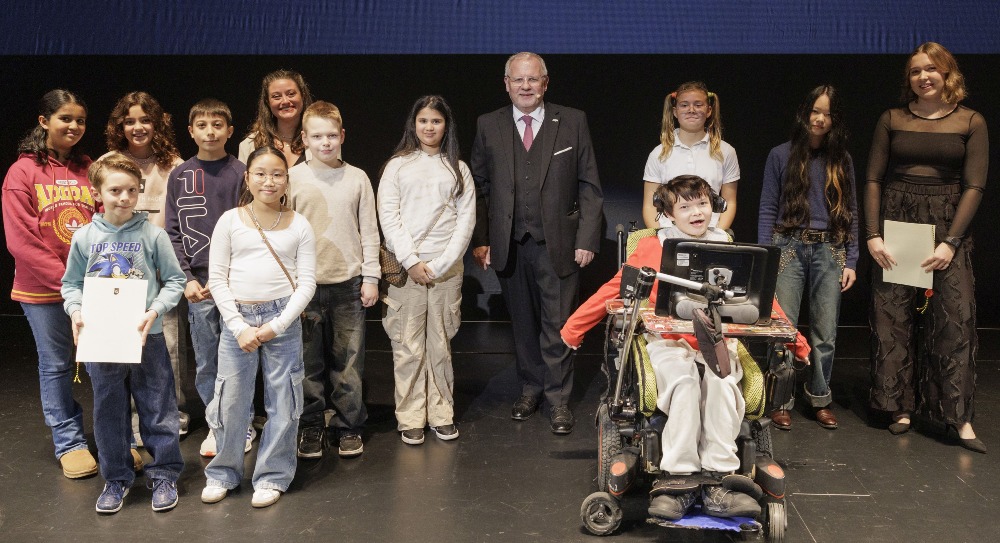 Die Gewinner der Anerkennungspreise 2024 auf der Bühne